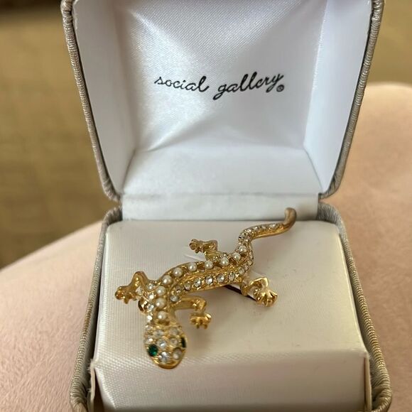 Vintage Social Gallery Lizard Brooch Pin - Picture 1 of 3